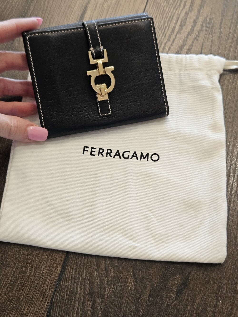 Ferragamo Gancini Black Leather Compact Wallet / ID Holder Made In Italy+Dustbag